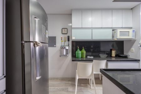 Apartamento à venda com 100m², 3 quartos e 2 vagasCozinha