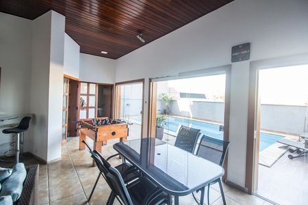 Casa de condomínio à venda com 420m², 5 quartos e 4 vagas Casa de condomínio à venda com 420m², 5 quartos e 4 vagasÁrea comum - Salão de festas