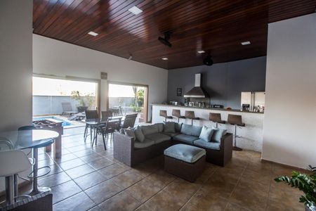 Casa de condomínio à venda com 420m², 5 quartos e 4 vagas Casa de condomínio à venda com 420m², 5 quartos e 4 vagasÁrea comum - Salão de festas