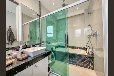 Apartamento à venda com 150m², 3 quartos e 1 vagaBanheiro da Suíte 1