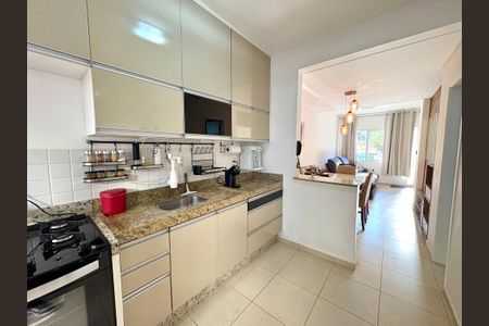 Casa de condomínio à venda com 74m², 2 quartos e 2 vagas Casa de condomínio à venda com 74m², 2 quartos e 2 vagasCozinha