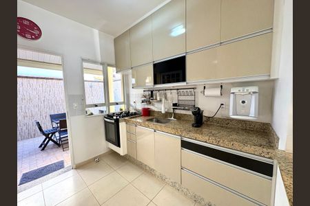 Casa de condomínio à venda com 74m², 2 quartos e 2 vagas Casa de condomínio à venda com 74m², 2 quartos e 2 vagasCozinha