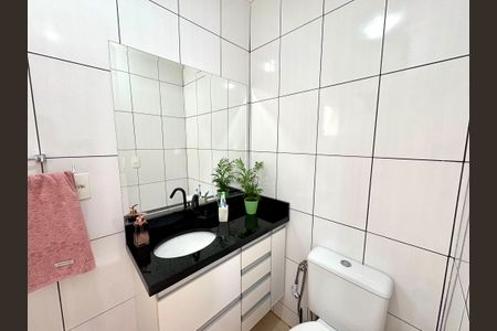 Casa de condomínio à venda com 74m², 2 quartos e 2 vagas Casa de condomínio à venda com 74m², 2 quartos e 2 vagasBanheiro Social