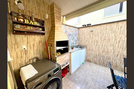 Casa de condomínio à venda com 74m², 2 quartos e 2 vagas Casa de condomínio à venda com 74m², 2 quartos e 2 vagasÁrea de Serviço e Quintal