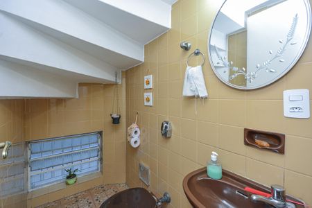 Casa à venda com 141m², 3 quartos e 2 vagas Casa à venda com 141m², 3 quartos e 2 vagasLavabo