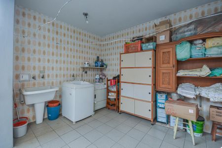 Casa à venda com 141m², 3 quartos e 2 vagas Casa à venda com 141m², 3 quartos e 2 vagasÁrea de Serviço