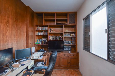 Casa à venda com 141m², 3 quartos e 2 vagas Casa à venda com 141m², 3 quartos e 2 vagasEscritório