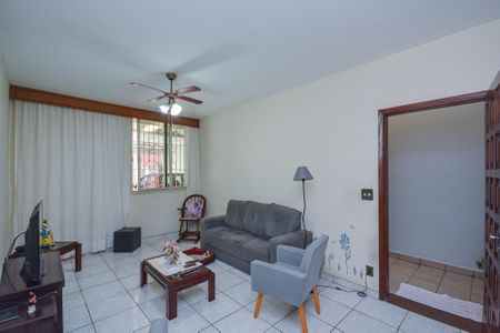 Casa à venda com 141m², 3 quartos e 2 vagas Casa à venda com 141m², 3 quartos e 2 vagasSala