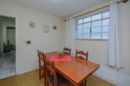 Casa à venda com 141m², 3 quartos e 2 vagas Casa à venda com 141m², 3 quartos e 2 vagasSala de Jantar