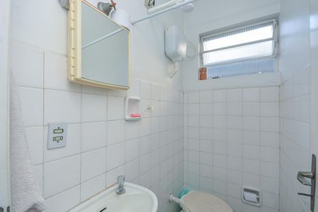 Casa à venda com 141m², 3 quartos e 2 vagas Casa à venda com 141m², 3 quartos e 2 vagasBanheiro 1