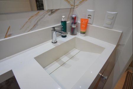 Apartamento à venda com 122m², 3 quartos e 2 vagasBanheiro da Suíte