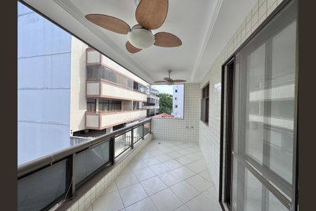 Apartamento à venda com 82m², 3 quartos e 2 vagasVaranda