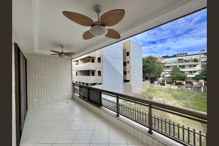 Apartamento à venda com 82m², 3 quartos e 2 vagasVaranda