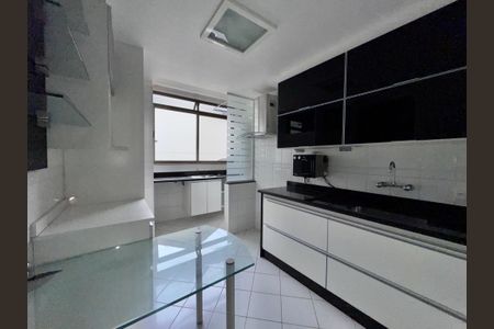 Apartamento à venda com 82m², 3 quartos e 2 vagasCozinha e Área de Serviço
