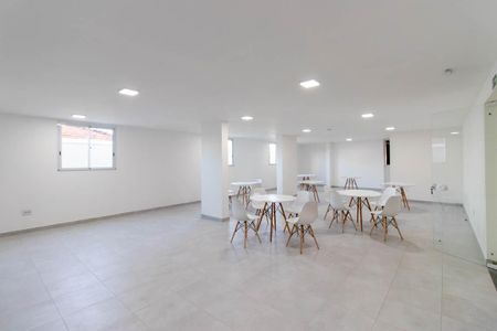 Apartamento à venda com 43m², 2 quartos e 1 vaga Apartamento à venda com 43m², 2 quartos e 1 vagaÁrea comum - Salão de festas