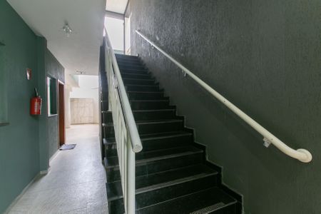 Apartamento à venda com 37m², 2 quartos e sem vagaEscada / Entrada