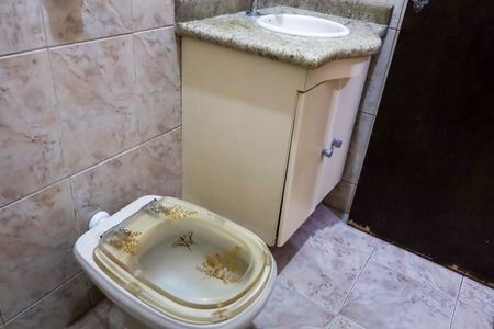 Casa à venda com 180m², 3 quartos e 1 vaga Casa à venda com 180m², 3 quartos e 1 vagaBanheiro 2