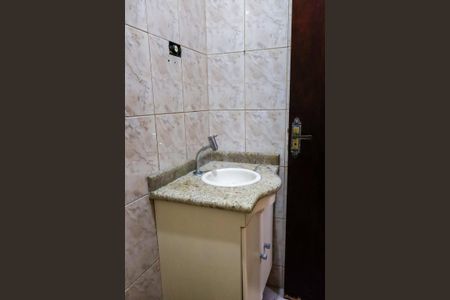 Casa à venda com 180m², 3 quartos e 1 vaga Casa à venda com 180m², 3 quartos e 1 vagaBanheiro 2