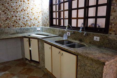 Casa à venda com 180m², 3 quartos e 1 vaga Casa à venda com 180m², 3 quartos e 1 vagaCozinha