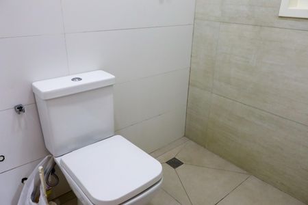 Casa à venda com 180m², 3 quartos e 1 vaga Casa à venda com 180m², 3 quartos e 1 vagaBanheiro da Suíte 1