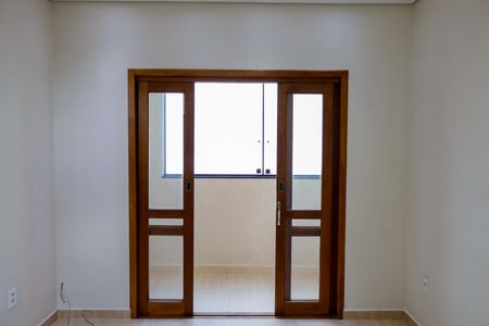 Casa à venda com 180m², 3 quartos e 1 vaga Casa à venda com 180m², 3 quartos e 1 vagaSala