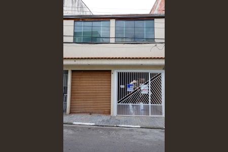 Casa à venda com 180m², 3 quartos e 1 vaga Casa à venda com 180m², 3 quartos e 1 vagaFachada