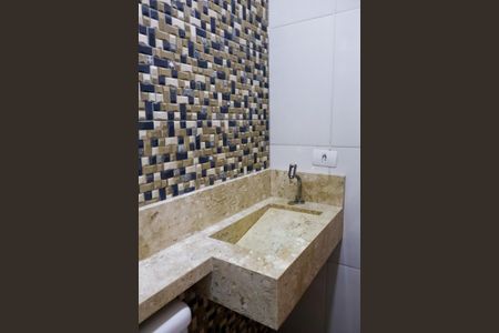 Casa à venda com 180m², 3 quartos e 1 vaga Casa à venda com 180m², 3 quartos e 1 vagaBanheiro