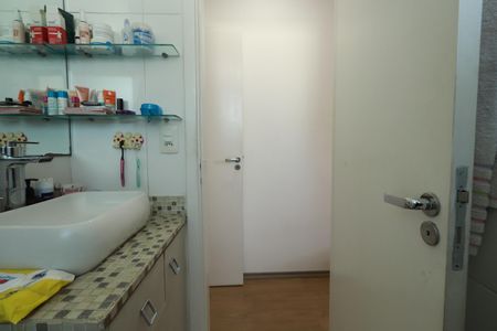 Apartamento à venda com 98m², 4 quartos e 2 vagasBanheiro da Suíte