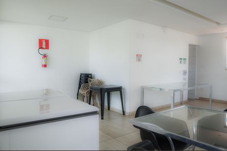 Apartamento à venda com 48m², 2 quartos e 1 vaga Apartamento à venda com 48m², 2 quartos e 1 vagaÁrea comum - Salão de festas