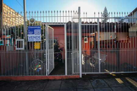 Casa à venda com 120m², 3 quartos e 1 vaga Casa à venda com 120m², 3 quartos e 1 vagaFachada