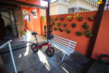 Casa à venda com 120m², 3 quartos e 1 vaga Casa à venda com 120m², 3 quartos e 1 vagaGaragem