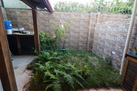 Casa de condomínio à venda com 110m², 2 quartos e 2 vagasQuintal