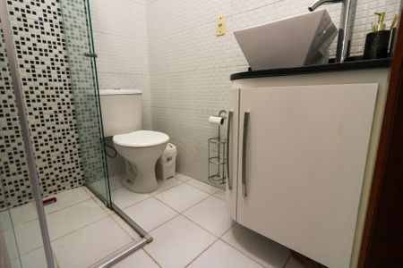 Casa de condomínio à venda com 110m², 2 quartos e 2 vagasBanheiro da Suíte 2