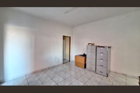 Casa para alugar com 250m², 3 quartos e 3 vagas Casa para alugar com 250m², 3 quartos e 3 vagasSala