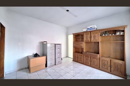 Casa para alugar com 250m², 3 quartos e 3 vagas Casa para alugar com 250m², 3 quartos e 3 vagasSala