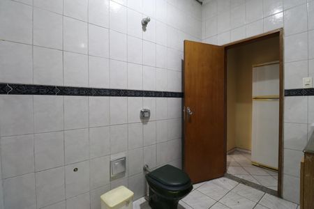 Casa para alugar com 250m², 3 quartos e 3 vagasBanheiro Social