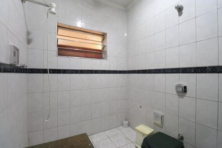 Casa para alugar com 250m², 3 quartos e 3 vagasBanheiro Social