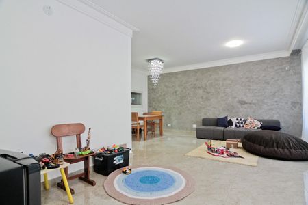 Casa à venda com 290m², 4 quartos e 3 vagas Casa à venda com 290m², 4 quartos e 3 vagasSala