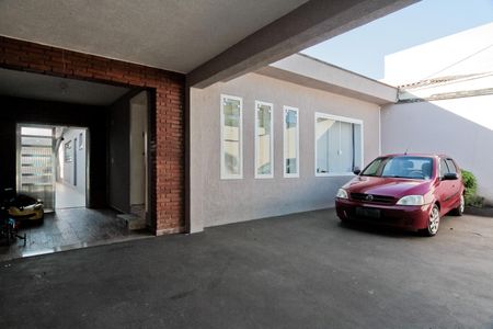 Casa à venda com 290m², 4 quartos e 3 vagas Casa à venda com 290m², 4 quartos e 3 vagasÁrea externa