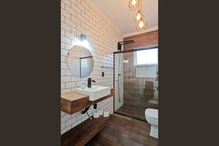 Casa à venda com 290m², 4 quartos e 3 vagas Casa à venda com 290m², 4 quartos e 3 vagasBanheiro Social