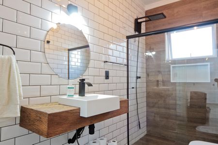 Casa à venda com 290m², 4 quartos e 3 vagas Casa à venda com 290m², 4 quartos e 3 vagasBanheiro Social