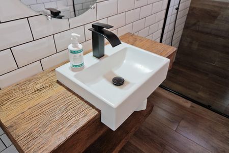 Casa à venda com 290m², 4 quartos e 3 vagas Casa à venda com 290m², 4 quartos e 3 vagasBanheiro Social