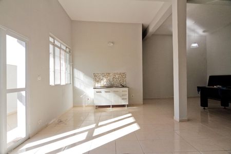 Casa à venda com 290m², 4 quartos e 3 vagas Casa à venda com 290m², 4 quartos e 3 vagasSalão