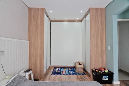 Casa à venda com 290m², 4 quartos e 3 vagas Casa à venda com 290m², 4 quartos e 3 vagasSuíte