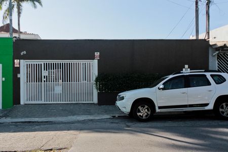 Casa à venda com 290m², 4 quartos e 3 vagas Casa à venda com 290m², 4 quartos e 3 vagasFachada