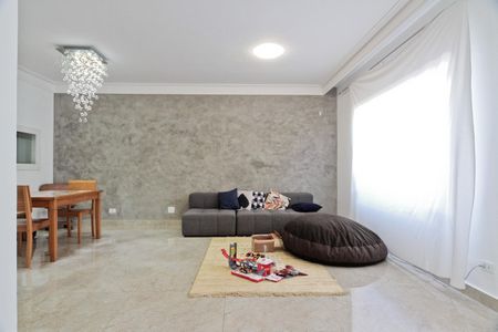 Casa à venda com 290m², 4 quartos e 3 vagas Casa à venda com 290m², 4 quartos e 3 vagasSala