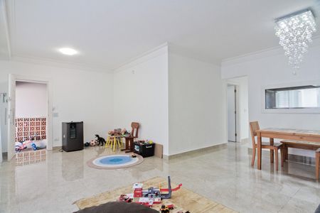 Casa à venda com 290m², 4 quartos e 3 vagas Casa à venda com 290m², 4 quartos e 3 vagasSala