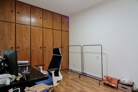 Casa à venda com 290m², 4 quartos e 3 vagas Casa à venda com 290m², 4 quartos e 3 vagasQuarto 2