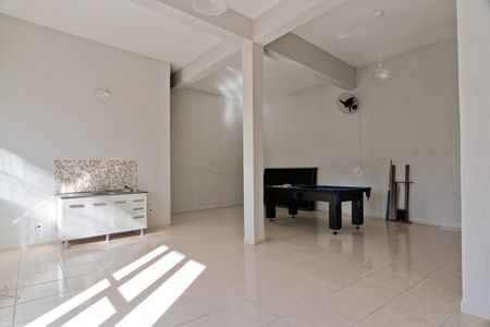 Casa à venda com 290m², 4 quartos e 3 vagas Casa à venda com 290m², 4 quartos e 3 vagasSalão