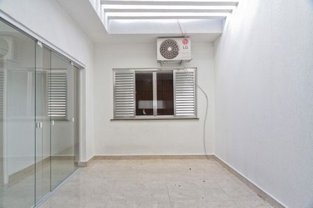 Casa à venda com 290m², 4 quartos e 3 vagas Casa à venda com 290m², 4 quartos e 3 vagasJardim de Inverno